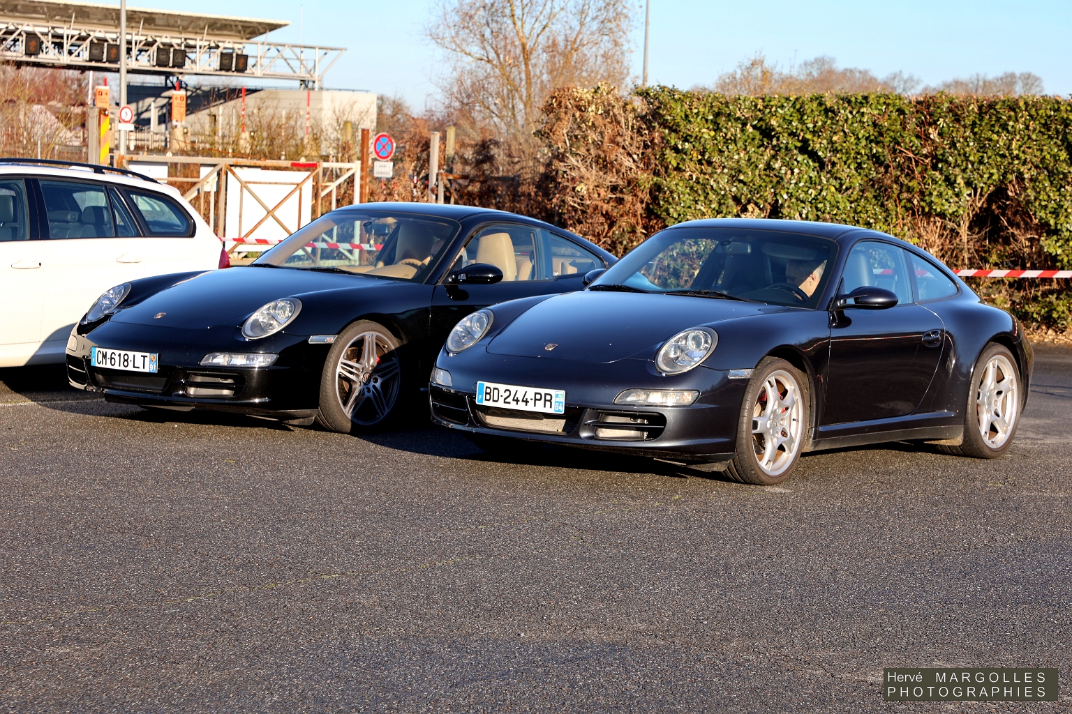 Porsche 911 Carrera 2-01.jpg